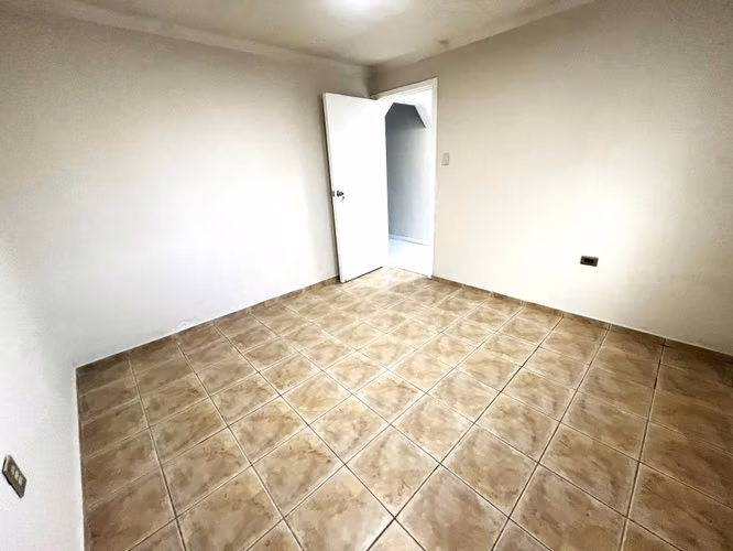 Se Arrienda Propiedad Comercial Oficinas, Almacenaje Y Bodegaje