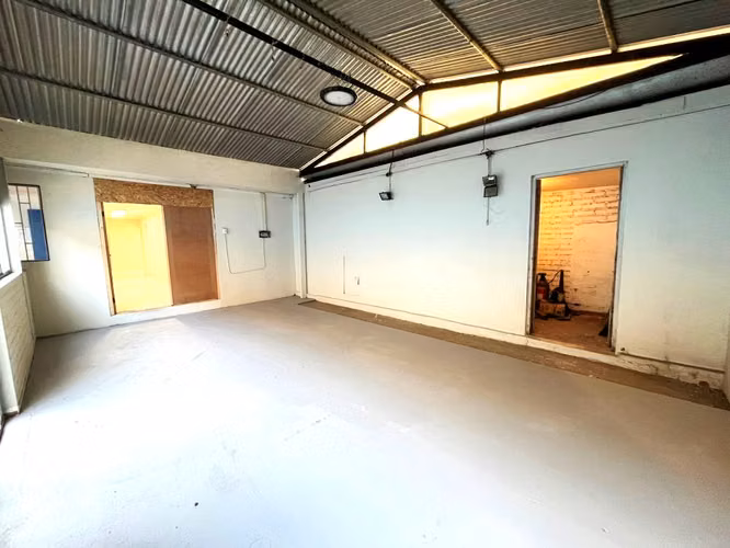 Se Arrienda Propiedad Comercial Oficinas, Almacenaje Y Bodegaje