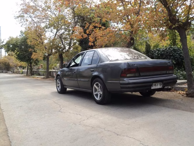 Nissan máxima 3.0 / conservado !