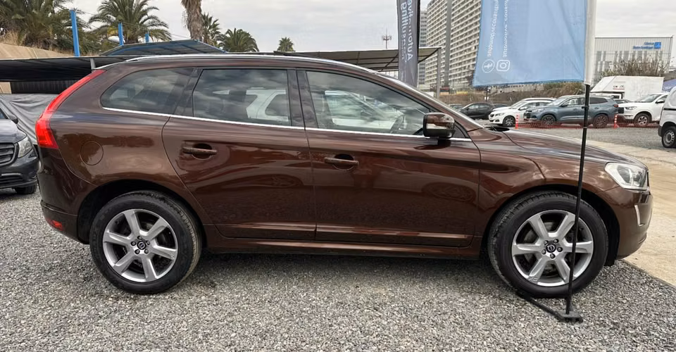 VOLVO XC60 2.0 T5 PLUS AUT LIMITED 2015