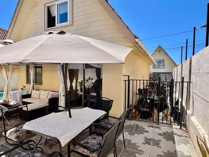 Casa en venta de 3D. 3B. 2E en Peña Blanca
