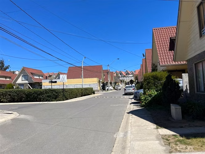 Casa en venta de 3D. 3B. 2E en Peña Blanca