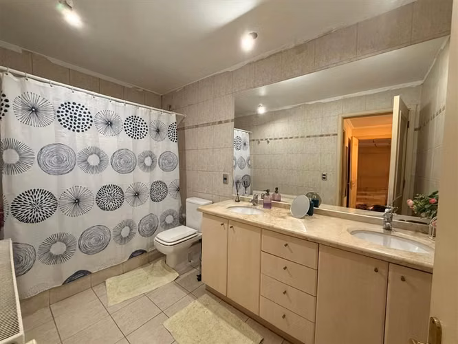Casa en venta de 5 dorm. en Piedra Roja Colina