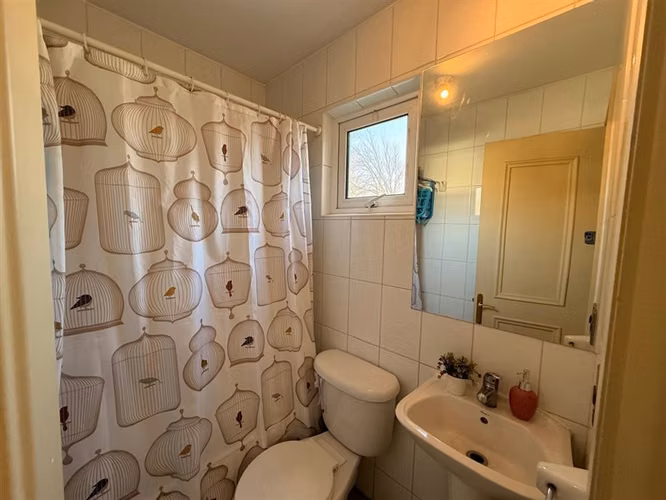 Casa en venta de 5 dorm. en Piedra Roja Colina