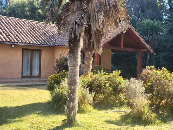 Casa en arriendo de 6 dorm. en Lampa