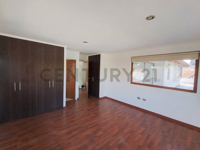 Arriendo Casa con piscina en Bosques de Montemar