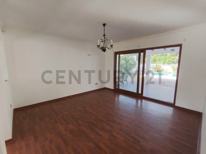Arriendo Casa con piscina en Bosques de Montemar