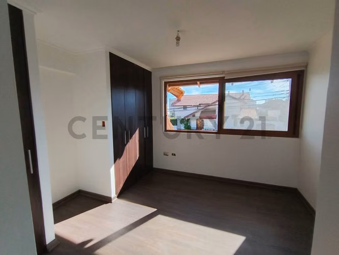 Arriendo Casa con piscina en Bosques de Montemar