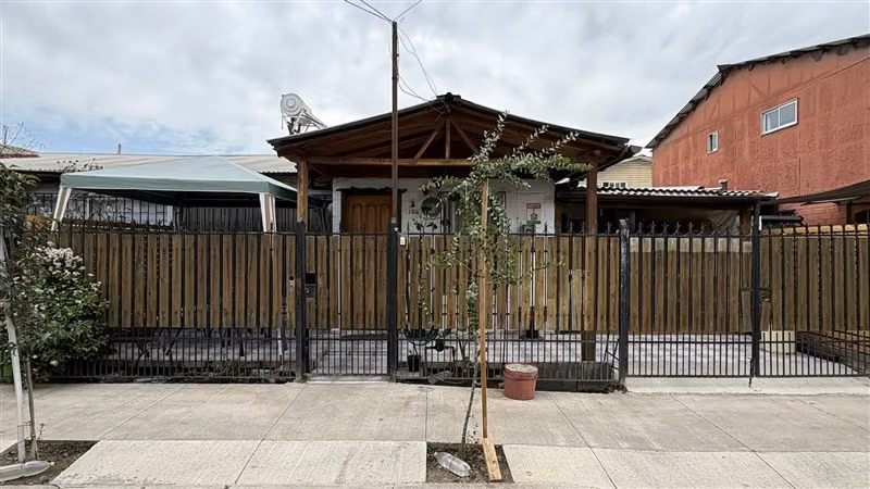 CASA Calle Maitenco 150, Villa del Sol, Pudahuel