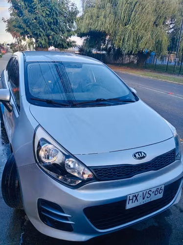 SE VENDE AUTO PRECIO CONVERSABLE