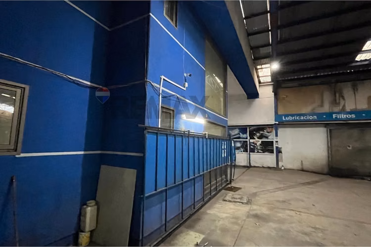 Se vende bodega/ local con oficinas talca