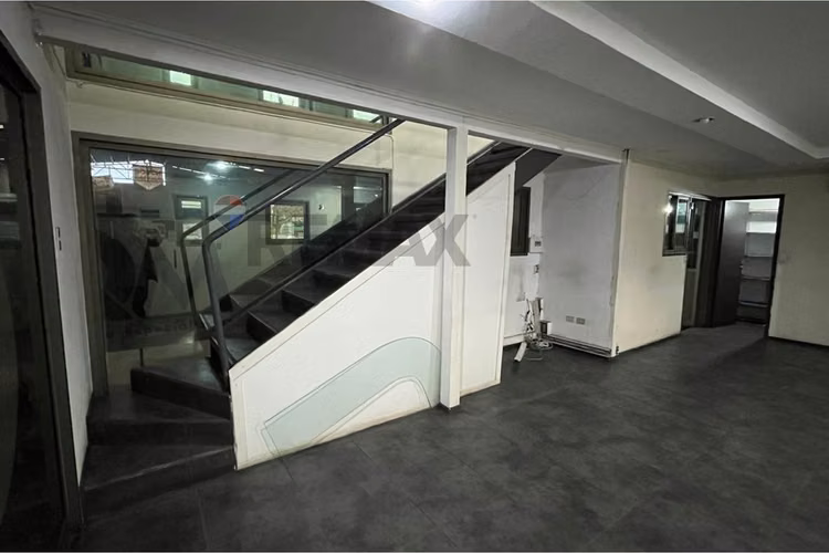 Se vende bodega/ local con oficinas talca