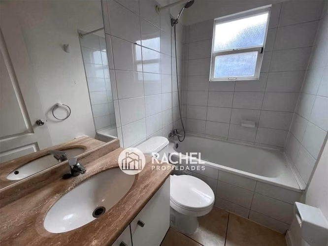 SE ARRIENDA IMPECABLE CASA DE 4D- SECTOR LAS ENCINAS (Barrio Los Conquistadores)