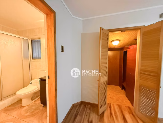 SE VENDE LINDA CASA CON 4D Y QUINCHO - Villa Santa Cecilia