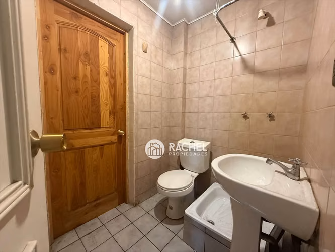 SE VENDE LINDA CASA CON 4D Y QUINCHO - Villa Santa Cecilia