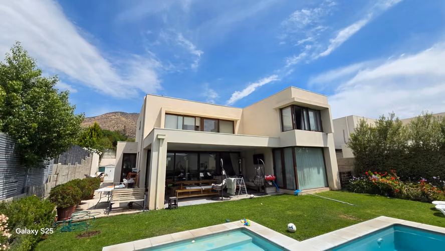 VENTA CASA AVENIDA CHICUREO, COLINA