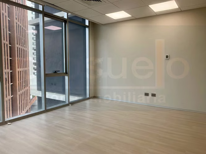 OFICINA EN ARRIENDO , EXCELENTE UBICACIÓN, REÑACA,