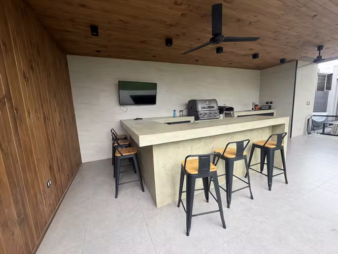 ARRIENDO CASA MEDITERRANEA 4D 5 B CONDOMINIO PARQUE ALIHUEN