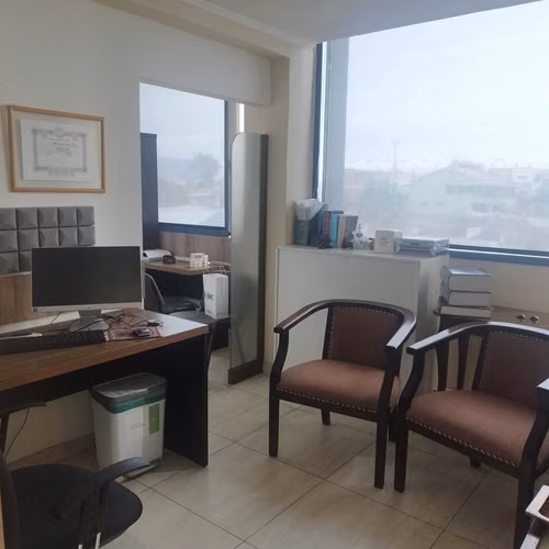 ARRIENDO OFICINA IDEAL CENTRO MEDICO