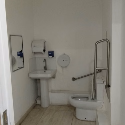 ARRIENDO OFICINA IDEAL CENTRO MEDICO