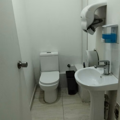 ARRIENDO OFICINA IDEAL CENTRO MEDICO