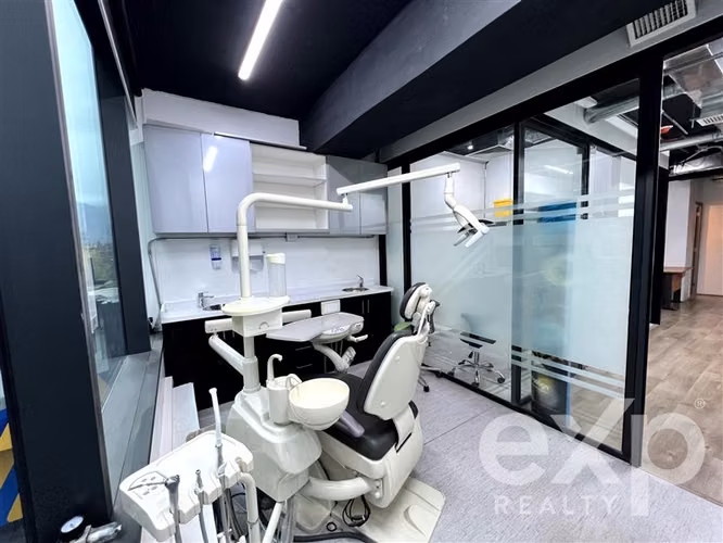 Oficina habilitada para consulta médica o dental Plaza Egaña