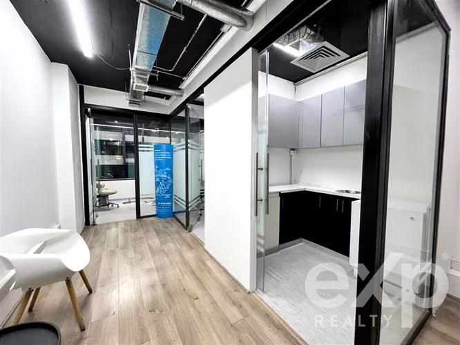 Oficina habilitada para consulta médica o dental Plaza Egaña