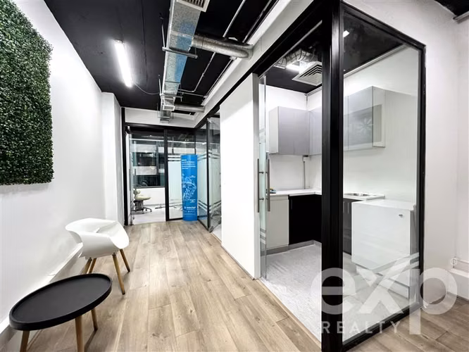 Oficina habilitada para consulta médica o dental Plaza Egaña