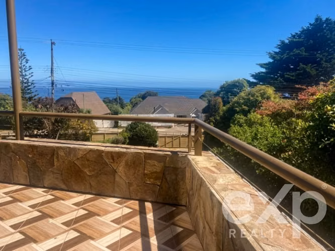 Propiedad Exclusiva con Vista al Mar en Rocas de Sto.Domingo