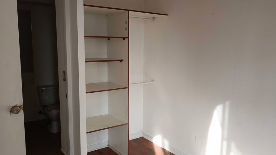 Departamento con terraza, REMODELADO. Metro Hosp (175895)