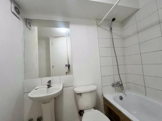 Departamento con terraza, REMODELADO. Metro Hosp (175895)