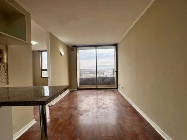 Departamento con terraza, REMODELADO. Metro Hosp (175895)