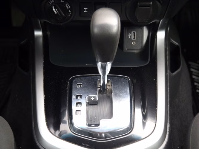 NISSAN NAVARA 2022