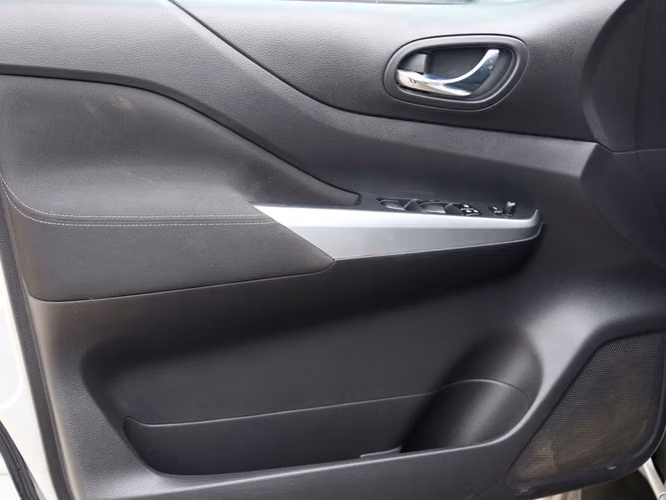 NISSAN NAVARA 2022