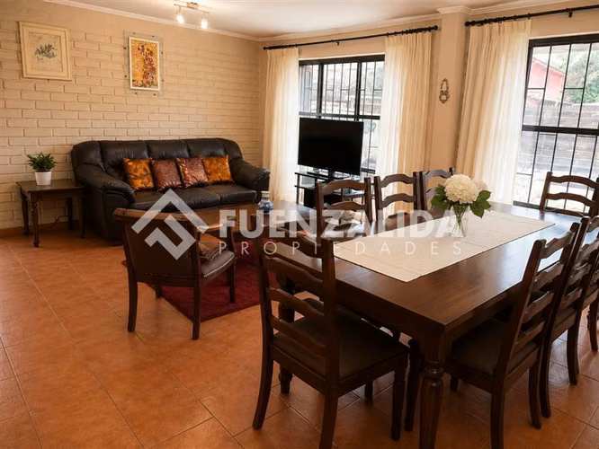 Casa en venta de 3 dorm. en Las Condes.