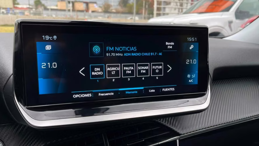 Peugeot 2008 Puretech 130 EAT8 1.2 AUT (2023)