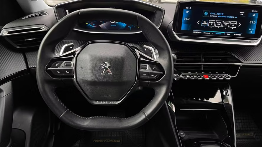 Peugeot 2008 Puretech 130 EAT8 1.2 AUT (2023)