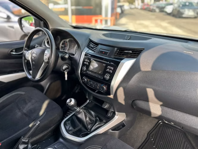Nissan Np300 2.3 XE DIESEL 4X2 DC MT 4P 2021