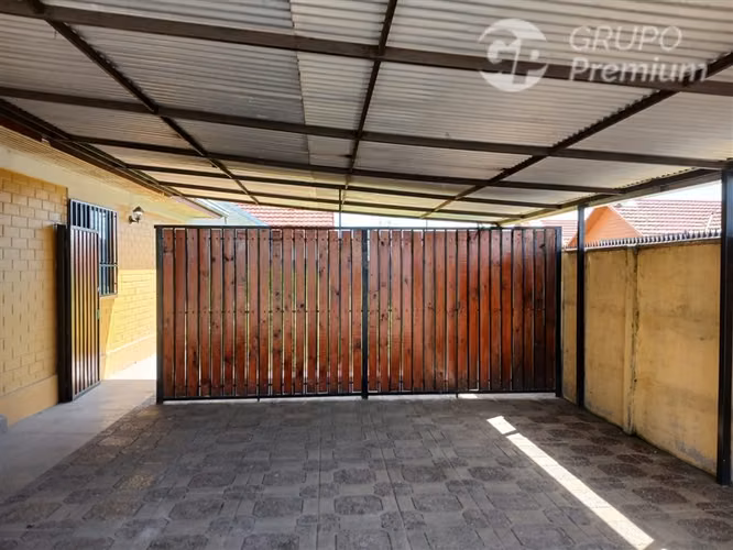Casa en venta de 3 dorm. en Linares