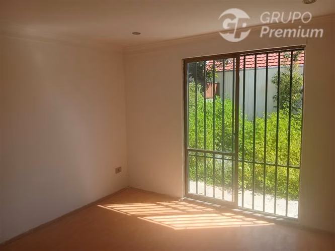 Casa en venta de 3 dorm. en Linares