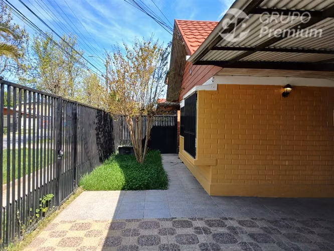 Casa en venta de 3 dorm. en Linares
