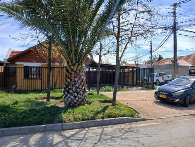 Casa en venta de 3 dorm. en Linares