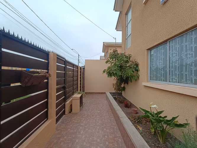 ARRIENDO CASA HABITACIÓN CON LOCAL COMERCIAL EN FALDEOS DE LA FLORIDA I - LA SERENA