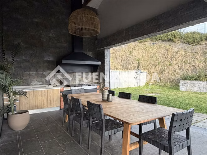 Departamento 1D1B en Condominio al lado del Colegio Alemán