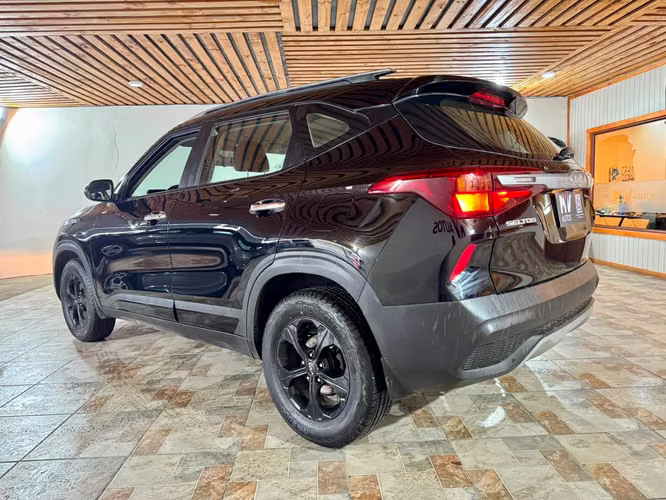 KIA SELTOS EX