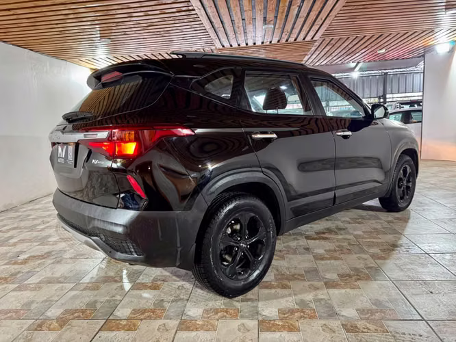 KIA SELTOS EX