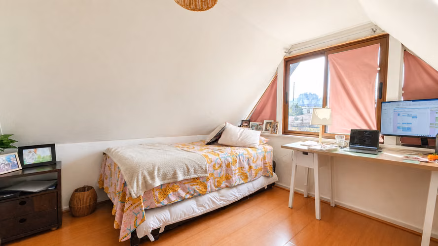 Venta Casa Con Piscina / Apumanque