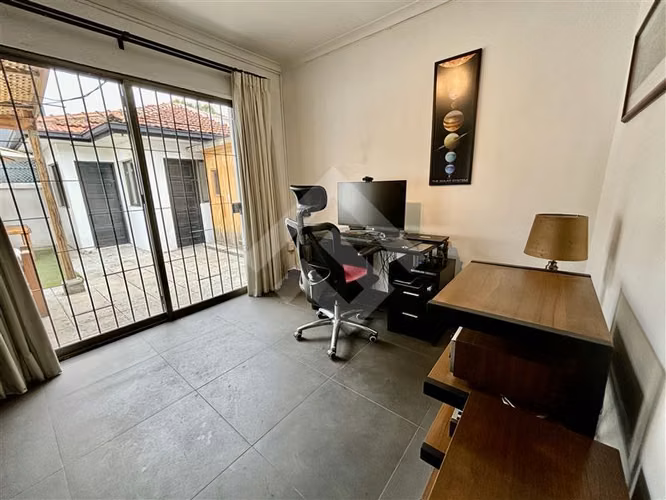 Casa en venta de 3 dorm. en La Reina UF 10.950.-