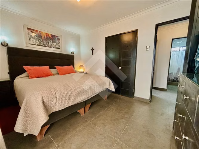 Casa en venta de 3 dorm. en La Reina UF 10.950.-