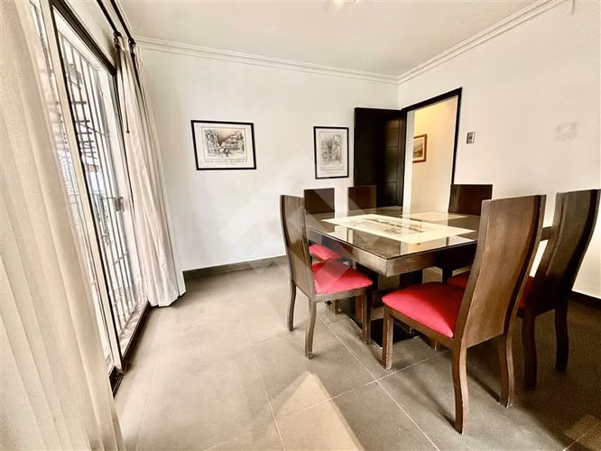 Casa en venta de 3 dorm. en La Reina UF 10.950.-